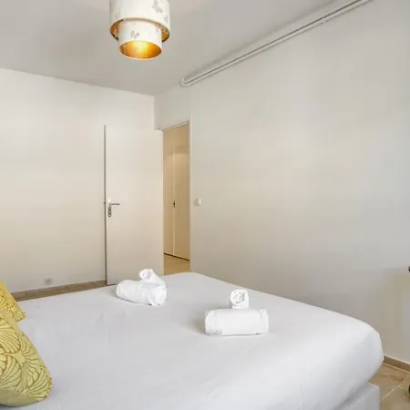 Bricka - Welkeys Apartman